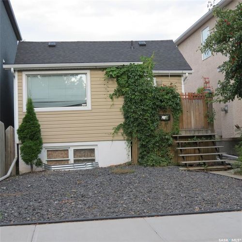 2256 Wascana St, Regina, SK, S4T4K2 | Card Image