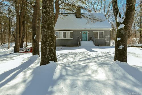 94 Hill Top Rd, Rhinebeck, NY, 12572-2406 | Card Image