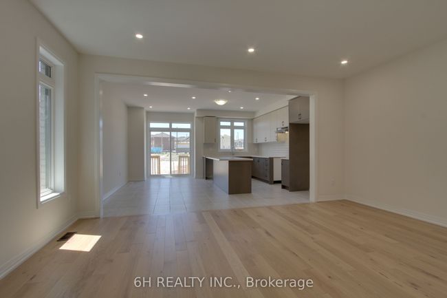2610 Hibiscus Dr, House attached with 3 bedrooms, 3 bathrooms and 1 parking in Pickering ON | Image 10