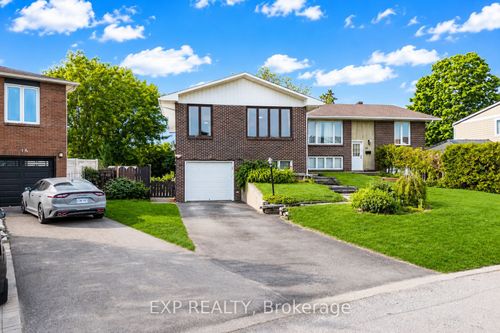 18 Winlock Cres, Nepean, ON, K2G3X4 | Card Image