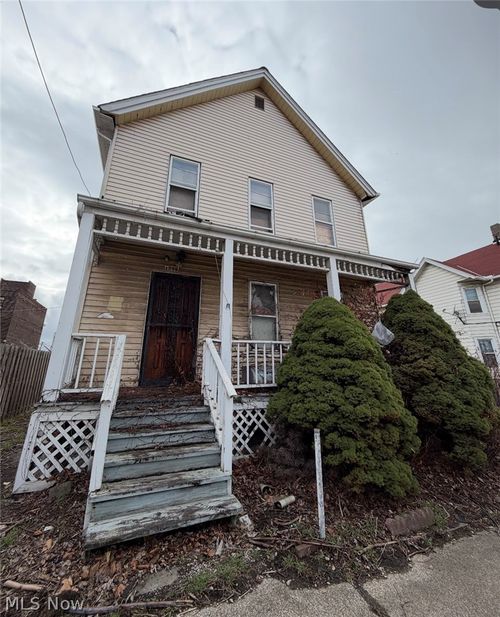 1596 E 32nd St, Cleveland, OH, 44114-4337 | Card Image