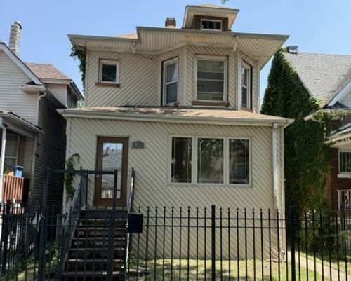 911 N Lawler Ave, CHICAGO, IL, 60651-3002 | Card Image