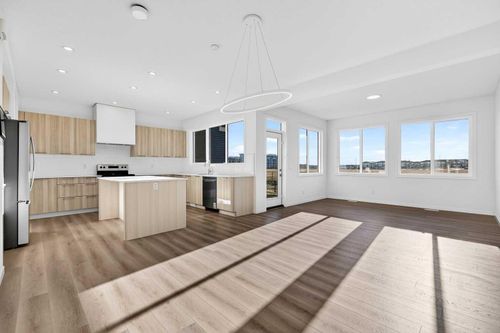 89 Corner Glen Avenue Ne, Calgary, AB, T3N2L7 | Card Image