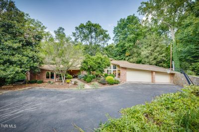 1324 Belmeade Drive, House other with 6 bedrooms, 4 bathrooms and null parking in Kingsport TN | Image 2