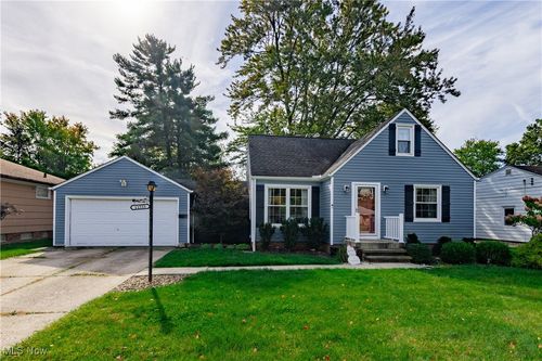 11533 Meadowbrook Dr, Parma Heights, OH, 44130-5134 | Card Image