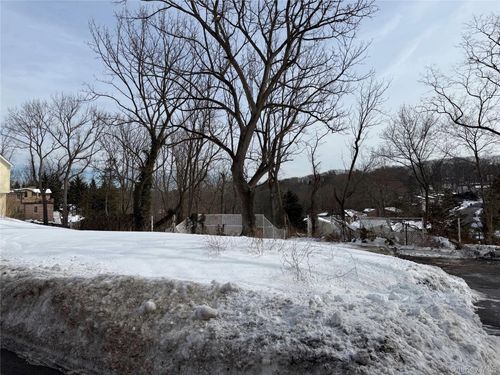 300 Woodbury Rd, Woodbury, NY, 11797-1252 | Card Image