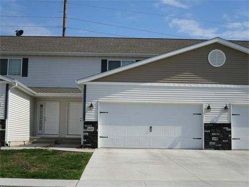 1615 Darby Dr, Waterloo, IA, 50702-6122 | Card Image
