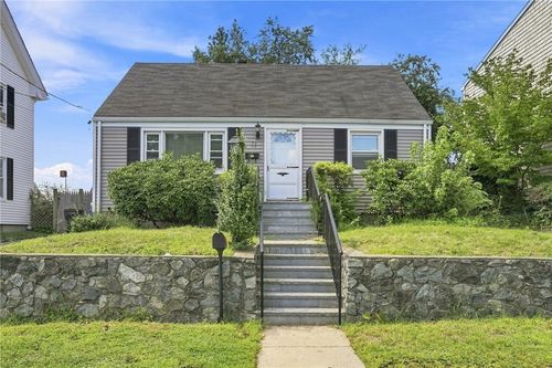 71 Ash Ave, Cranston, RI, 02910-5501 | Card Image