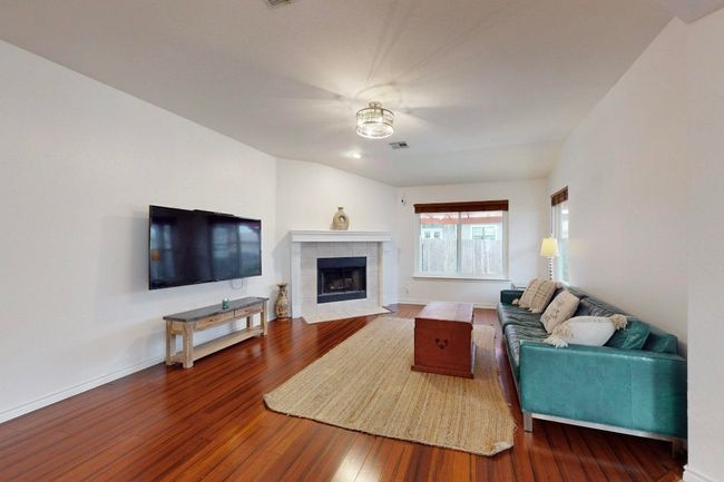 Family Room | Image 21