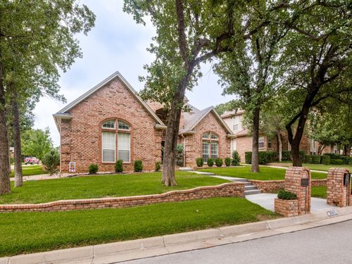 2326 Ox Bow Ct, Arlington, TX, 76006-4840 | Card Image