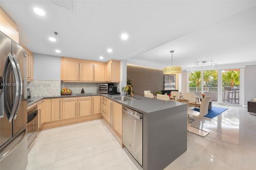 apt-3c-226 Ocean Dr, Miami Beach, FL, 33139-7442 | Card Image