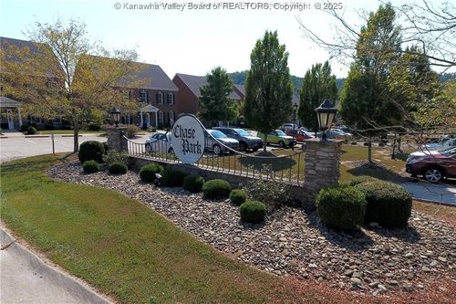 87 Chase Dr, Hurricane, WV, 25526-8937 | Card Image
