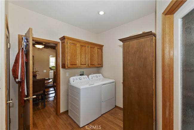 375 Meadow Cir N, House other with 4 bedrooms, 3 bathrooms and 2 parking in Big Bear Lake CA | Image 44
