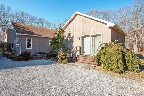 63 Gardiners Ln, East Hampton, NY, 11937-4418 | Card Image