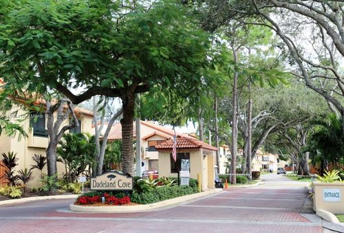 7847 Sw 102nd Ln, Miami, FL, 33156-2670 | Card Image