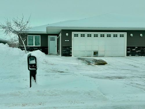 406 Tee Box Ln Ne, Stewartville, MN, 55976-2613 | Card Image