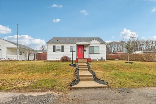 1613 Wooley Ave, New Castle, PA, 16101-5153 | Card Image