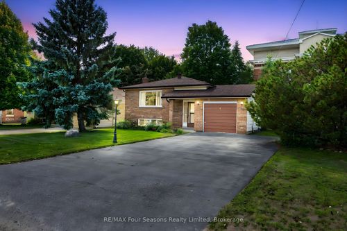 134 Walnut St, Collingwood, ON, L9Y3C5 | Card Image
