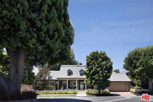 10030 Toluca Lake Ave, Toluca Lake, CA, 91602-2924 | Card Image