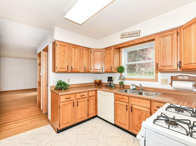 6113 N 250 E, House other with 4 bedrooms, 2 bathrooms and null parking in Greenfield IN | Image 17