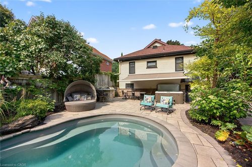 108 Owen St, Barrie, ON, L4M3H7 | Card Image