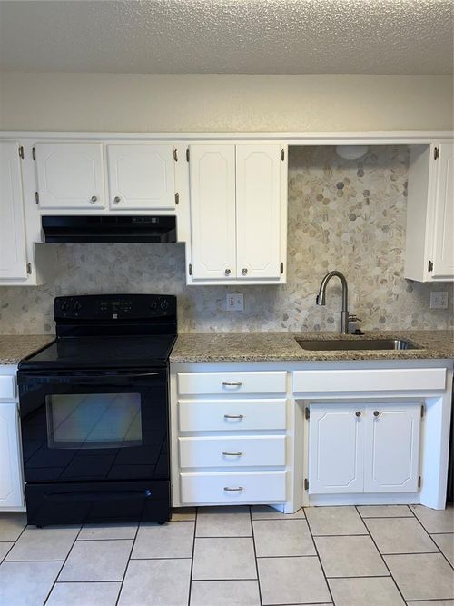 121 Stonewood Dr, Noble, OK, 73068-8453 | Card Image