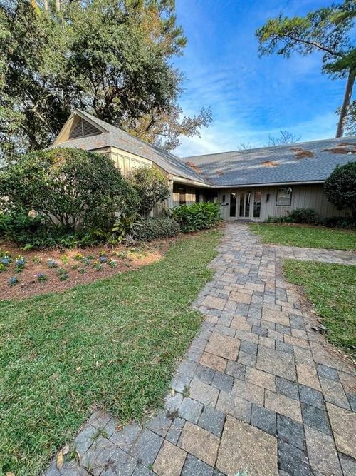 100-105 Beau Chene Blvd, Mandeville, LA, 70471-1787 | Card Image