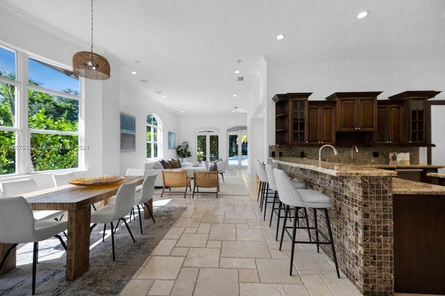5837 Sw 102 Nd St, House other with 6 bedrooms, 6 bathrooms and null parking in Pinecrest FL | Image 13