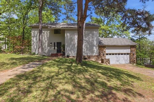42 Stoneledge Dr, Maumelle, AR, 72113-6018 | Card Image