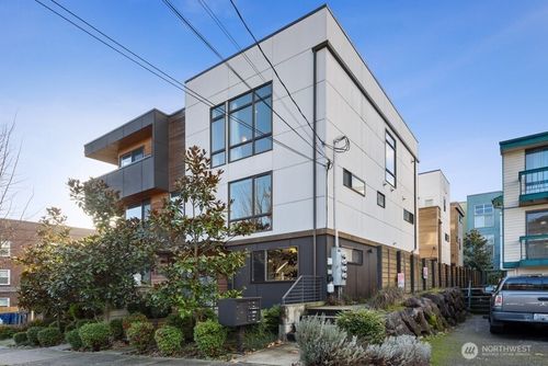 b-4417 Corliss Ave N, Seattle, WA, 98103-7656 | Card Image