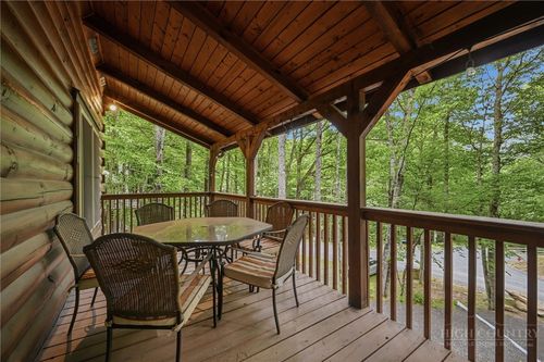 113 Poplar Dr, Beech Mountain, NC, 28604-8166 | Card Image