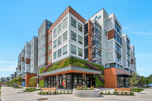 207-19953 76 Ave, Langley, BC, V2Y3Y1 | Card Image