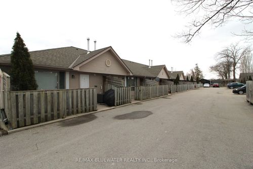 1-8 Oak St, Grand Bend, ON, N0M1T0 | Card Image