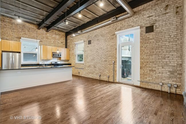 APT-13 - 1128 W Ardmore Ave, Condo with 2 bedrooms, 2 bathrooms and 1 parking in CHICAGO IL | Image 4