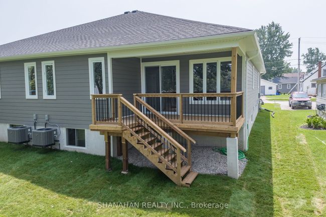 397 Victoria St, House attached with 2 bedrooms, 2 bathrooms and 1 parking in Warwick ON | Image 32