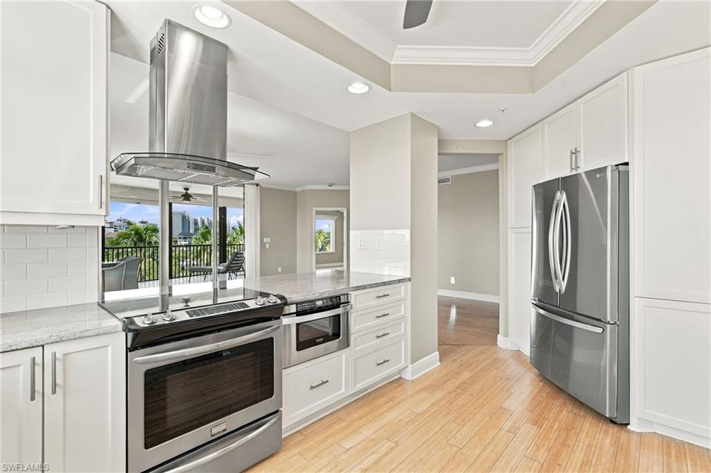 Residential in NAPLES 5