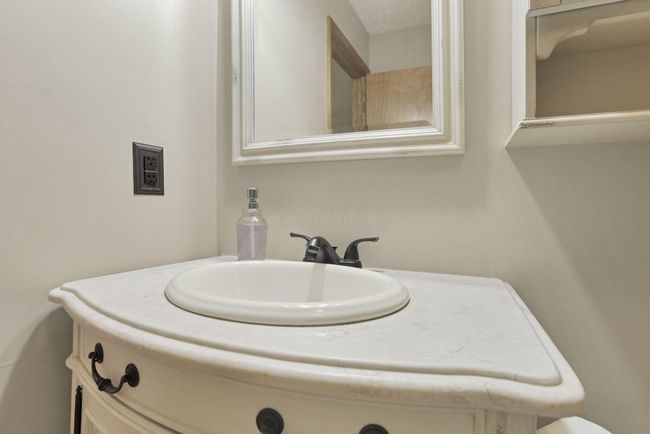 131 Donerail Dr Sw, House other with 4 bedrooms, 3 bathrooms and null parking in Pataskala OH | Image 43