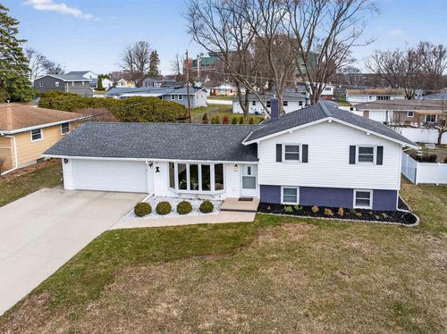 944 Duchateau Avenue, Ashwaubenon, WI, 54304 | Card Image