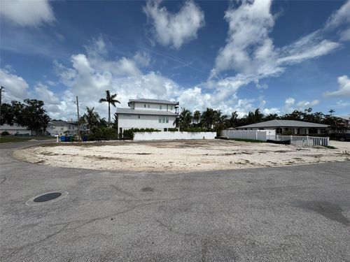 237 S Harbor Dr, HOLMES BEACH, FL, 34217-1919 | Card Image