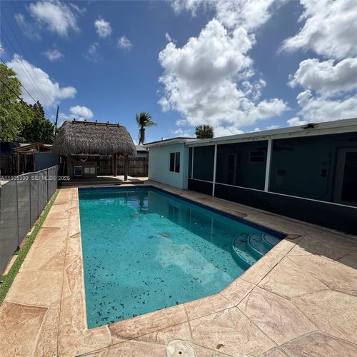 0-4261 Sw 22nd St, Fort Lauderdale, FL, 33317-6647 | Card Image