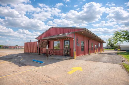 106 Nw 4th St, Lindsay, OK, 73052-4002 | Card Image