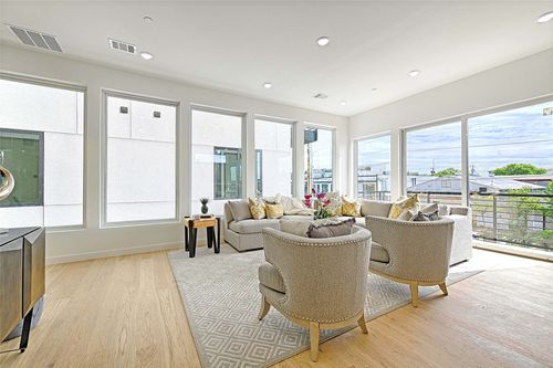 202-4739 Gretna St, Dallas, TX, 75207-5309 | Card Image