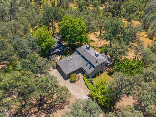 8090 Montgomery Circle, Redding, CA, 96001 | Card Image