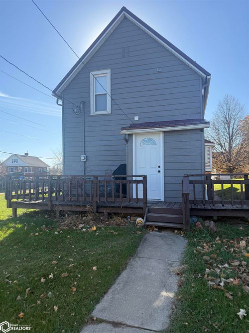 323 Johnston St, Gladbrook, IA, 50635-9494 | Card Image