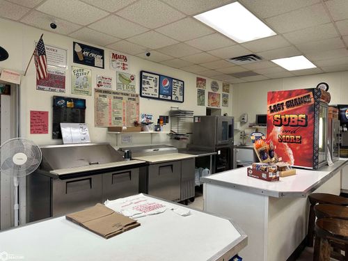 114 S Prairie St, Russell, IA, 50238-7772 | Card Image