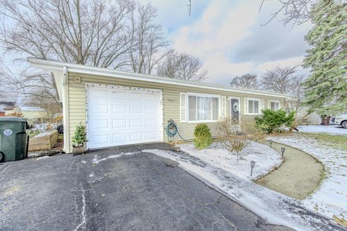 746-1 Acadia Rd, Valparaiso, IN, 46385-9535 | Card Image