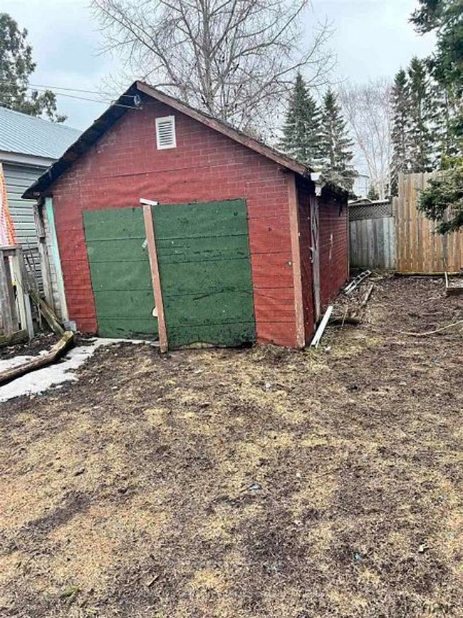 131 Sixth Ave, Home with 5 bedrooms, 2 bathrooms and 1 parking in Timmins ON | Image 23