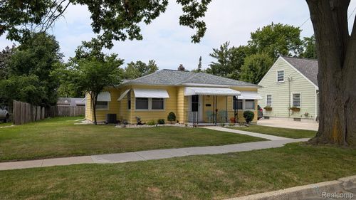 515 Randolph St, Owosso, MI, 48867-2453 | Card Image