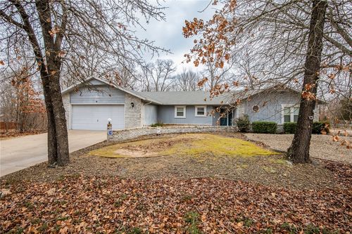 2 Newburgh Dr, Bella Vista, AR, 72715-2813 | Card Image