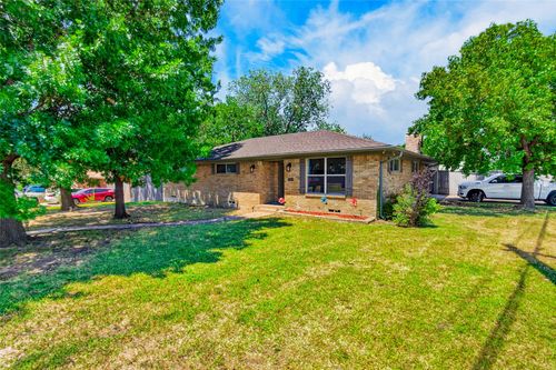 2400 Kent Cir, Greenville, TX, 75402-6811 | Card Image